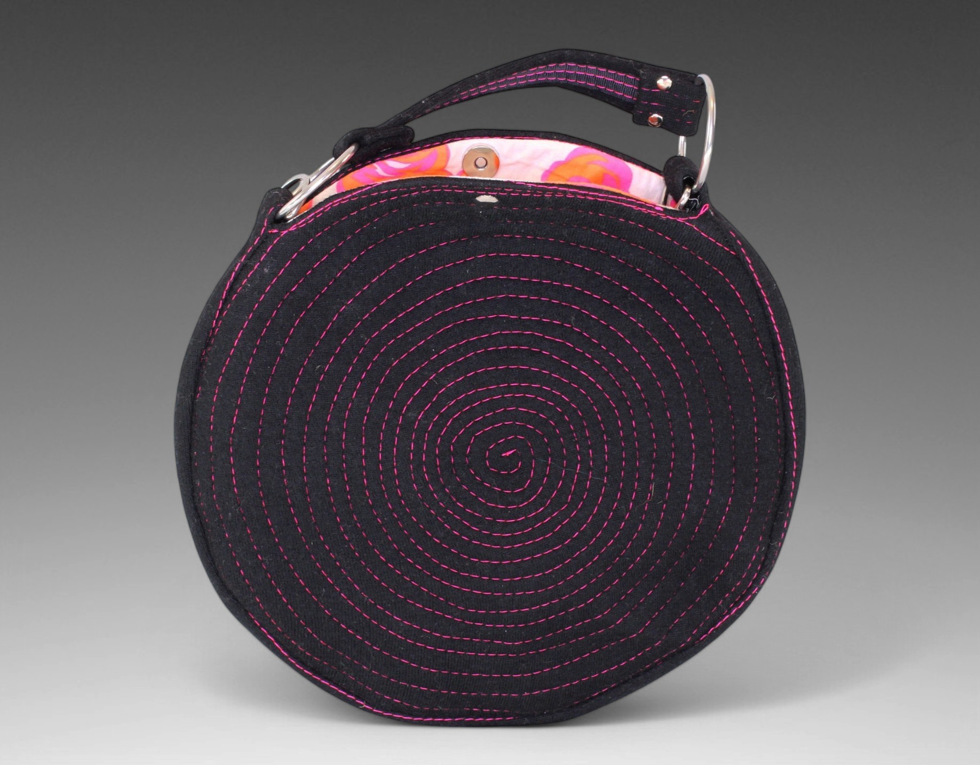 circle shaped purse