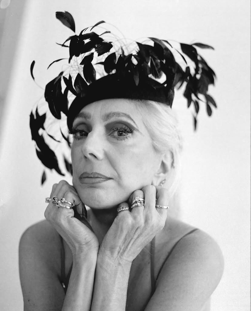 hat with feathers