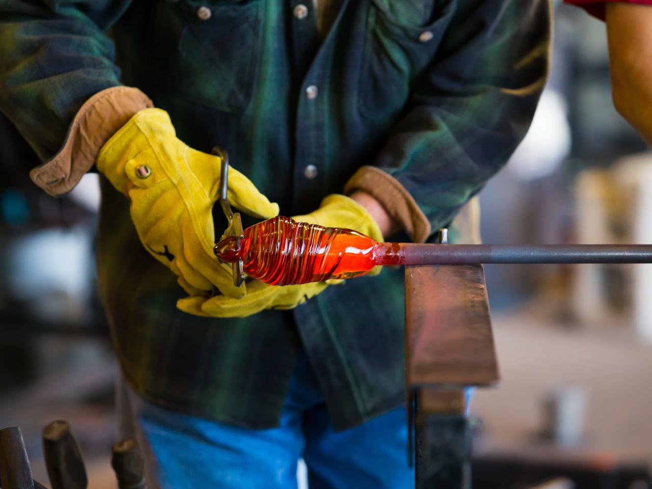 glass blowing with artisan hands